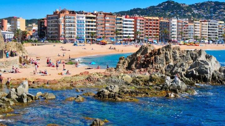 Turismo nacional por las nubes: cuando Cádiz, Marbella o La Toja cuestan lo mismo que volar a la Riviera Maya