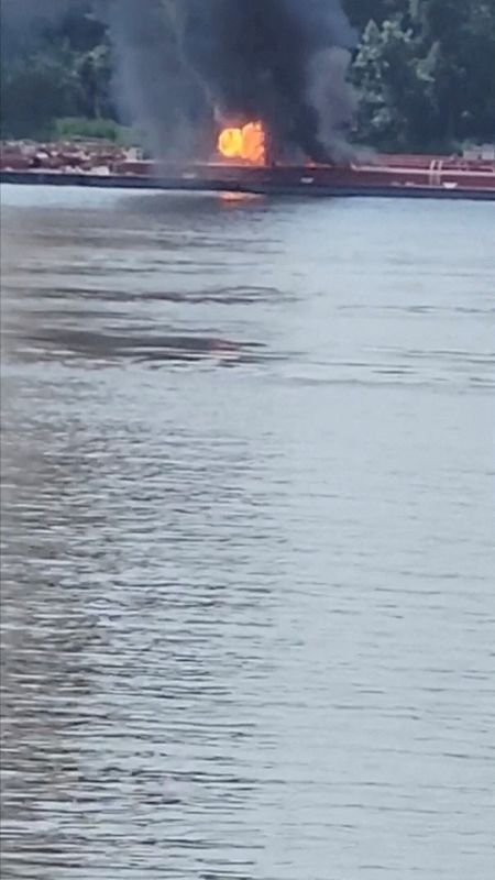 Helicopter crash kills two people, shuts Mississippi River, Coast Guard says