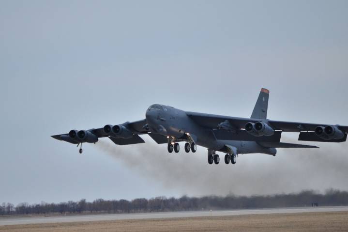 B-52 nearly hit 2 planes during July flyover near Minot, report says