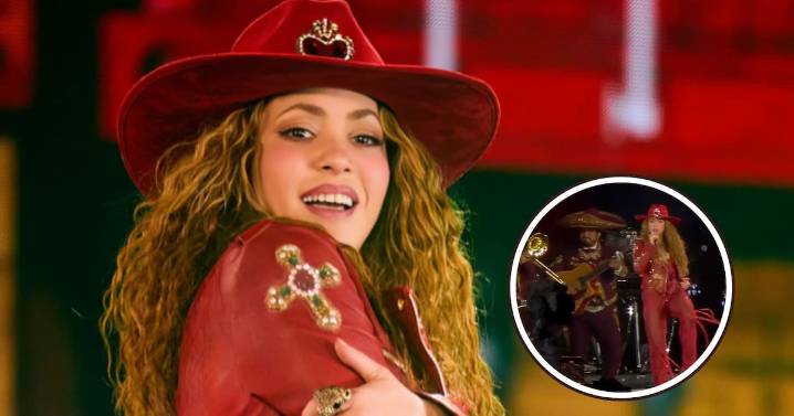 Shakira sorprende al público en Hermosillo cantando y bailando con mariachi