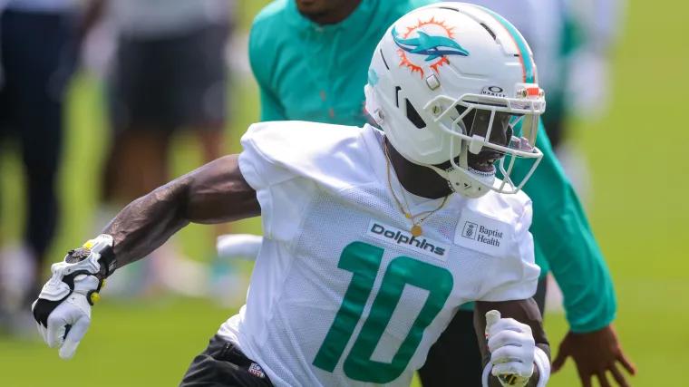 Dolphins' Tyreek Hill shows new level of maturity in joint practice scuffle with Bears