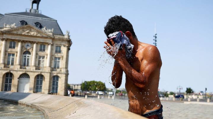 Una nueva ola de calor agobia a Europa y hay dos víctimas fatales por un incendio en España