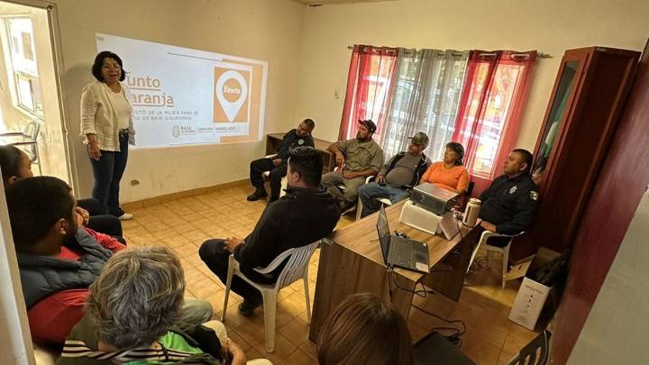 Inmujer continúa capacitación sobre Puntos Naranja