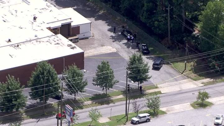 Woman's body found off Campbellton Road in SW Atlanta