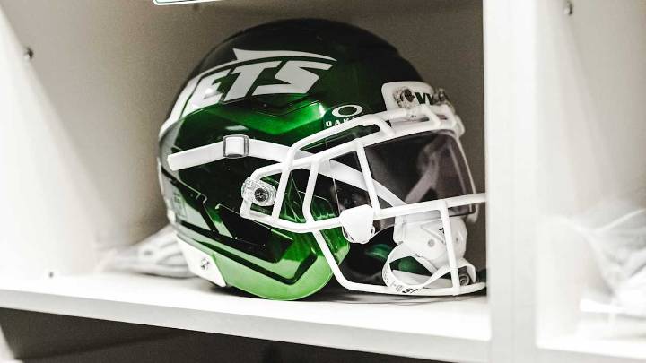 Jets HC Aaron Glenn Will Start His Starters at Green Bay but 11 Players Didn't Make the Trip
