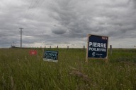 Advance polls open in Alberta byelection with 214 candidates, historic blank ballots