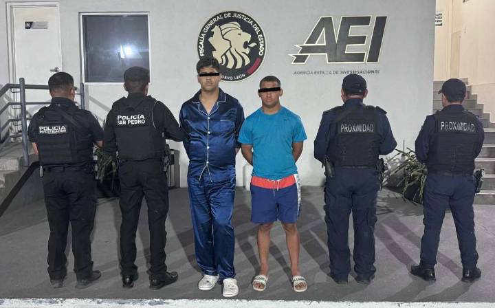 Policías de Escobedo y San Pedro detienen a venezolanos por robo y extorsión telefónica