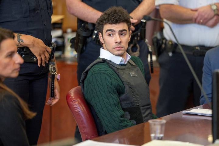 Luigi Mangione podría haber inspirado al asesino de la sede de la NFL, según la Fiscalía