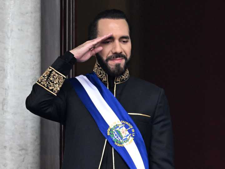 El Salvador approves indefinite presidential re