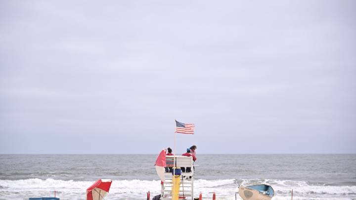 Niña de 13 años se ahoga en playa de Nueva Jersey