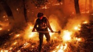 Wildfire in Oregon destroys 4 homes, threatens thousands more