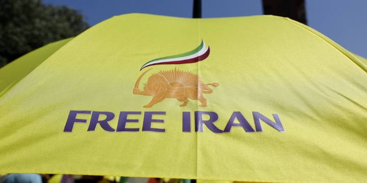 El Frente reformista iraní pidió al régimen suspender el enriquecimiento de uranio, liberar a presos políticos y revisar cuestiones de género
