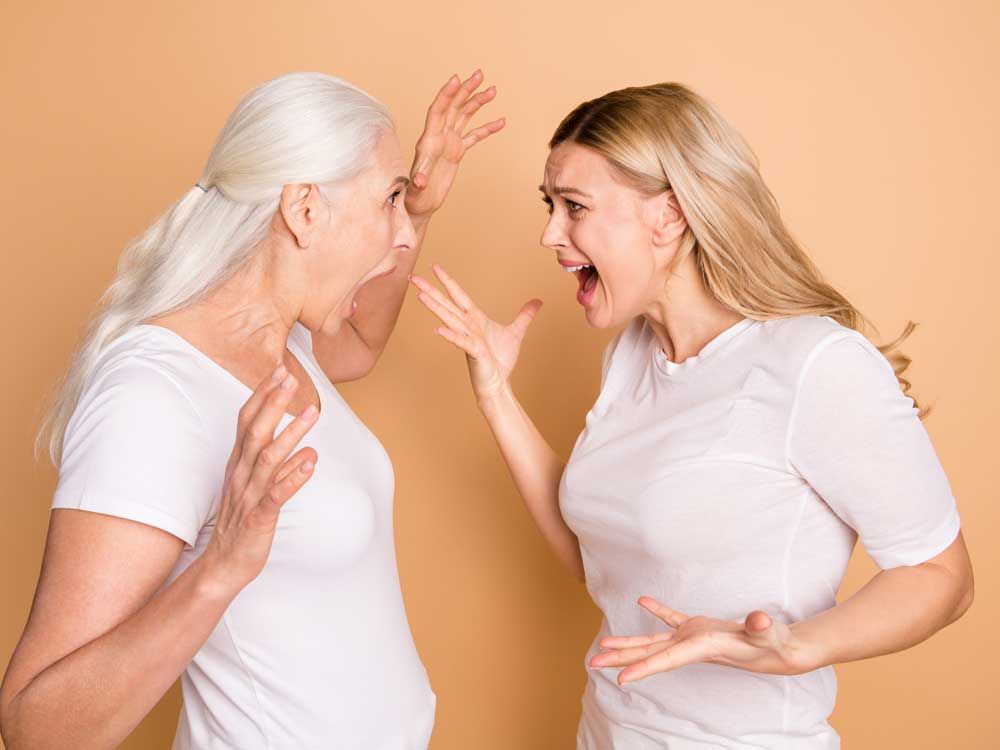 DEAR ABBY: Mother-daughter rift puts dad in a tough spot