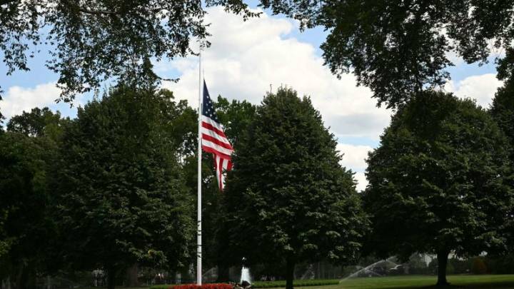 Trump ordena banderas a media asta tras el mortal tiroteo en Minnesota