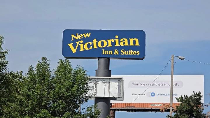 Operativo federal imputa a cinco por presunta trata laboral y sexual en hoteles del área de Omaha