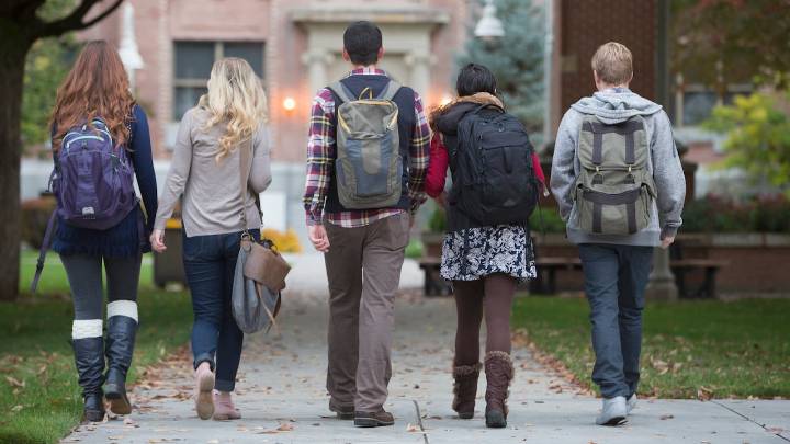 Administración Trump busca imponer un límite de tiempo a estudiantes extranjeros en Estados Unidos: así cambiarían las visas