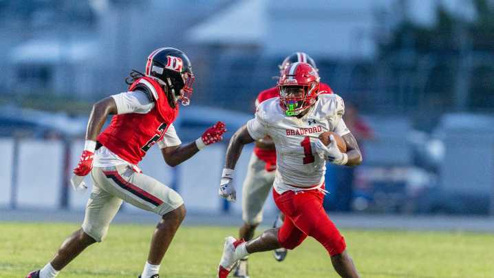 See the photos! Dunnellon football welcomes Bradford in Week 2 tilt