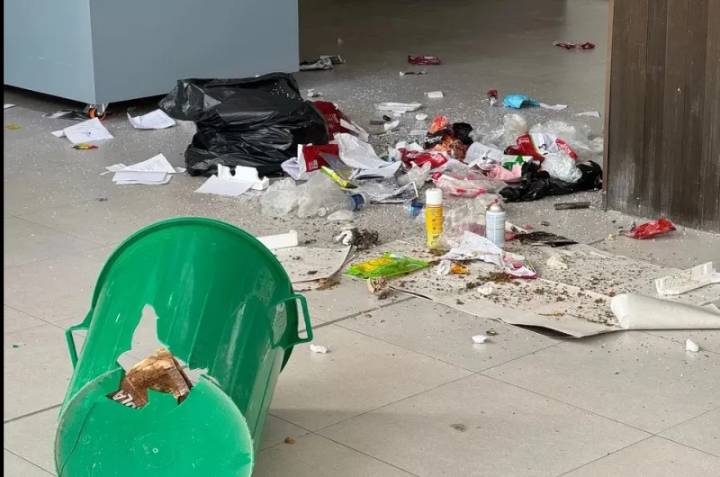Un estudiante agredió a personal no docente, que protestaba por mejoras salariales