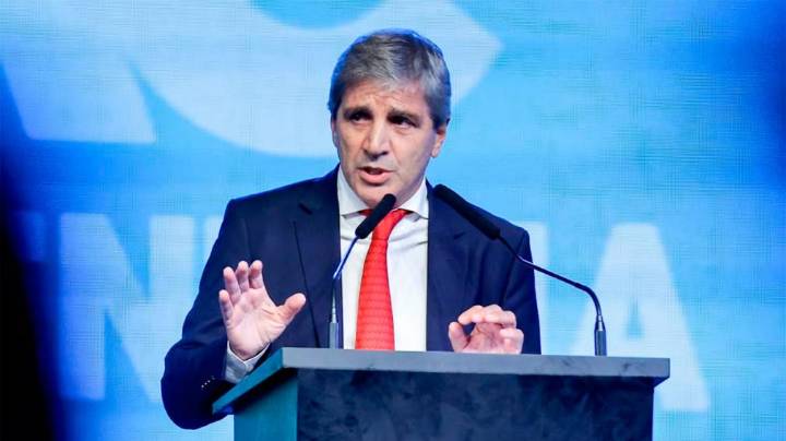 La Justicia ordenó a Luis Caputo informar sobre el acuerdo con el FMI