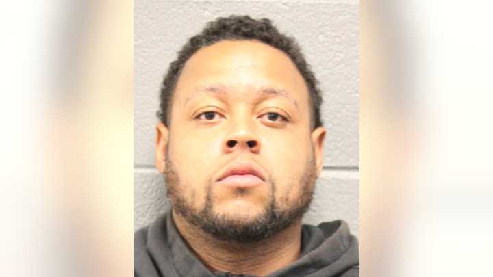 Chicago man charged in fatal West Side shooting, robbery, police say