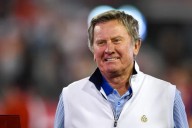 Steve Spurrier Backs 11,970-yd Ex-SEC QB as $7.3B Franchise Quietly Moves On From Veteran Star