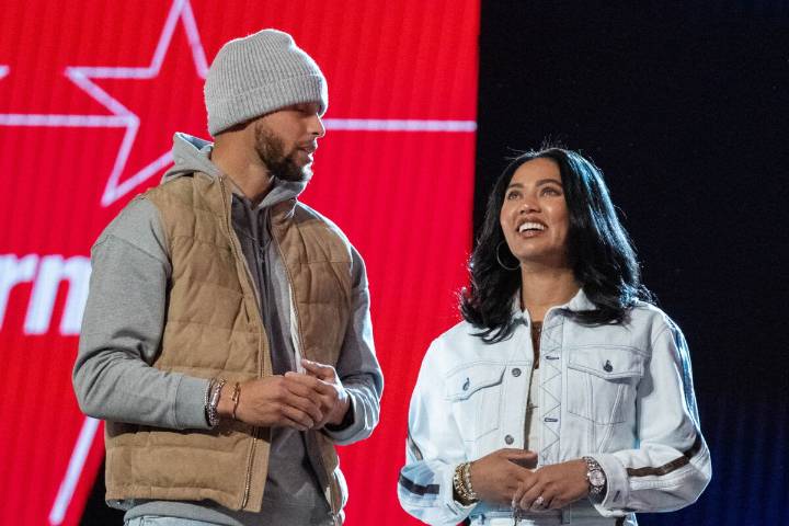 Ayesha Curry Goes on Date Night Without Stephen Curry Amid Huge Shift in Family Ayesha Curry and a group of her friends travelled to Italy as she enjoys a delicious date night without husband Stephen 