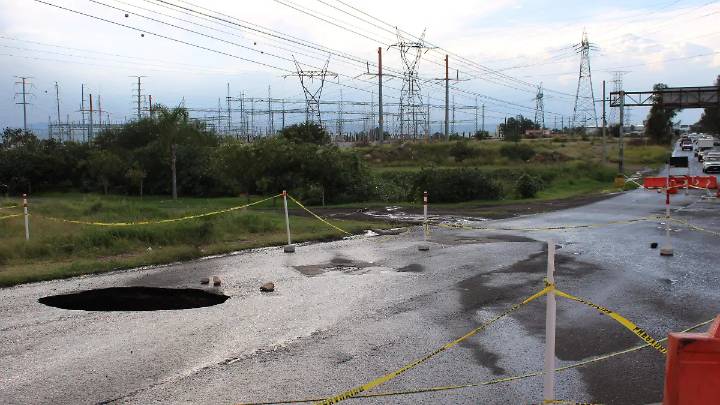 Sustituirán 80 metros de colector sanitario mientras refuerzan el bacheo en varios puntos críticos, entre ellos, Altavista