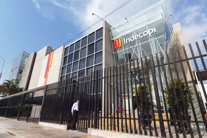 Sancionan a colegio por negar beca a estudiantes cuyo padre tiene incapacidad permanente