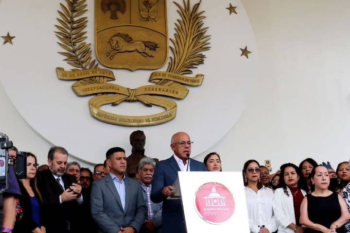 La Asamblea Nacional de Venezuela denuncia nuevas amenazas de EE.UU. y respaldan a Nicolás Maduro