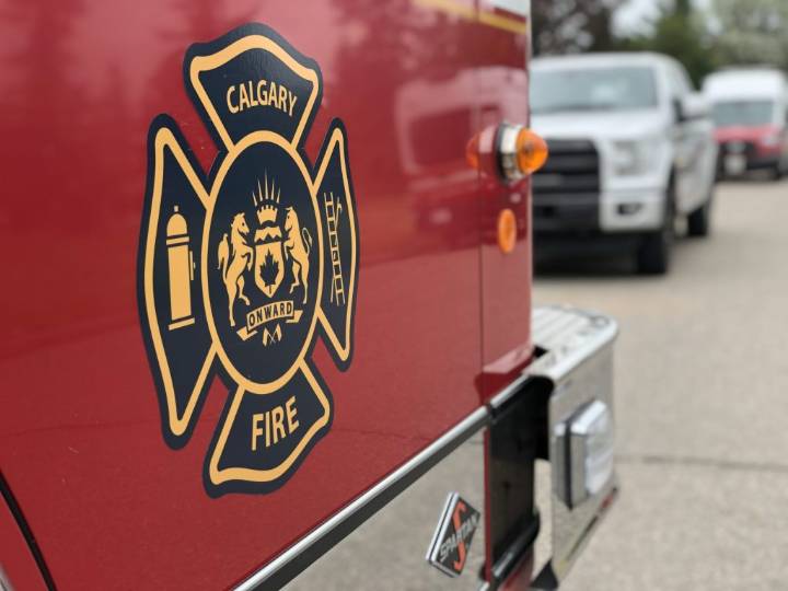 Elderly resident displaced after fire at NW Calgary apartment building