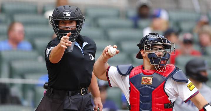 Jen Pawol praised for work behind plate after breaking MLB umpire gender barrier