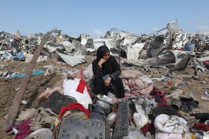 Israeli defense minister warns of Gaza City's destruction unless Hamas yields to his country's terms