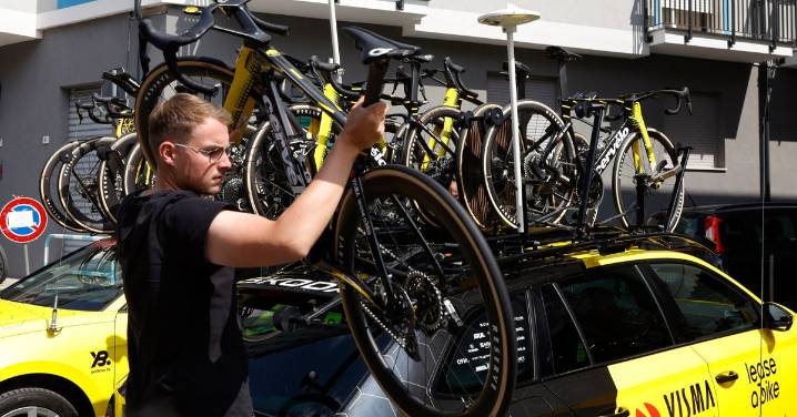 Sufre el Visma-Lease a Bike el robo varias bicicletas tras la segunda etapa de la Vuelta