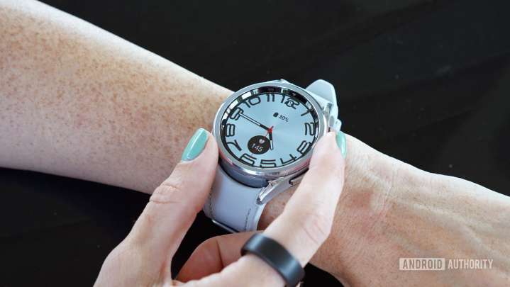 Galaxy Watch Classic fan discovers bezel trick that looks like magic