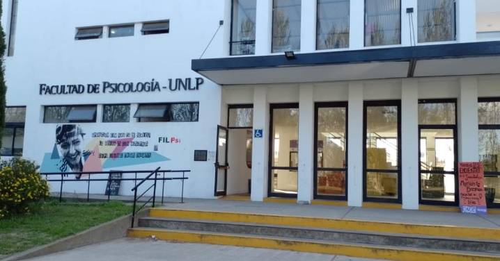 UNLP: Alumna con problemas de salud denuncia abandono de persona