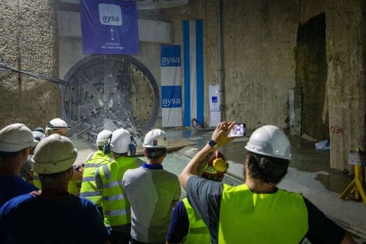 Privatización de AySA: disponen que un banco público tase las acciones para concretar la venta en 8 meses