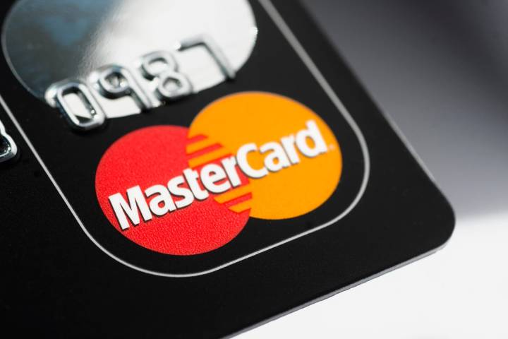 Mastercard: A Better Investment Choice Than Visa (NYSE:MA)