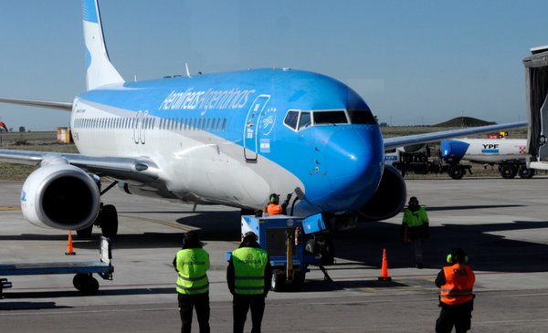 Aerolíneas Argentinas cancela 28 servicios y uno afecta a Bahía Blanca