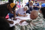 Hace Venezuela llamado a alistarse en el ejército, incluso a los viejos