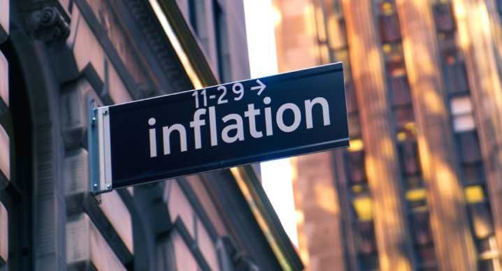 La inflación PCE sube en EE.UU. y complica los planes de recorte de tasas de la Fed