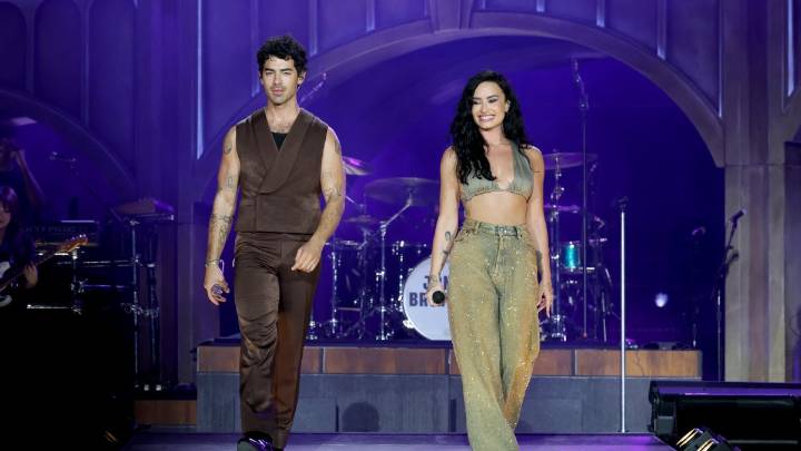 Demi Lovato joins Joe Jonas onstage at Jonas Brothers tour and sings ‘Camp Rock' songs