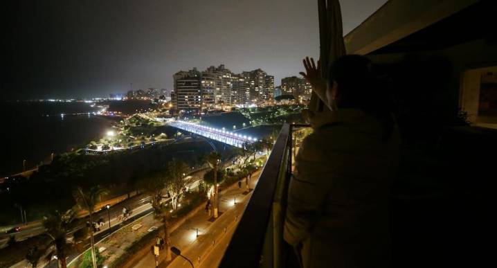 Puente de la Paz | Así es vivir frente al puente Miraflores-Barranco y con una luz a tope: el reclamo narrado desde dentro