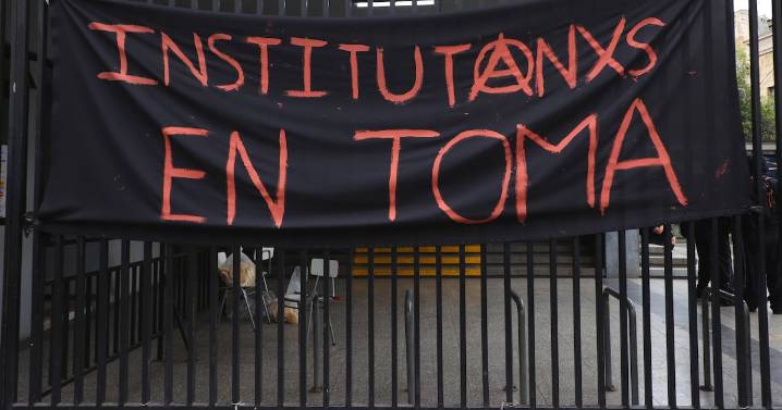 Plan de infraestructura: la apuesta del gobierno para frenar las movilizaciones de los liceos de Santiago