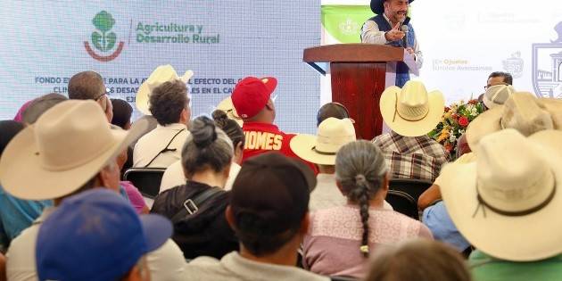Sader entrega apoyos a productores afectados por sequía en Ojuelos