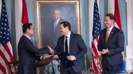 EEUU firma un acuerdo migratorio de tercer país seguro con Paraguay, el primero con un país sudamericano