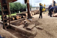 Aseguran madera, vehículos y maquinaria en aserraderos ilegales de EdoMex