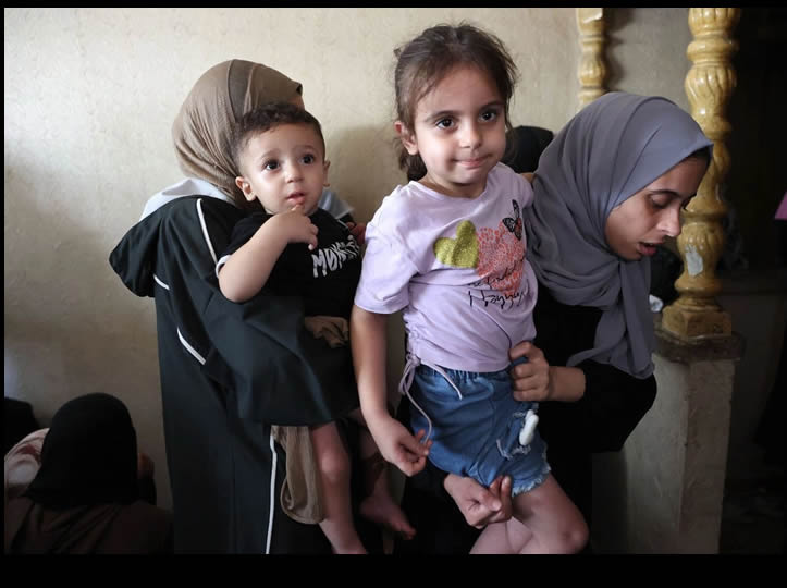 Sheinbaum, a favor de dar asilo a niñas y niños palestinos huérfanos