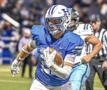 Highlands overcomes errors to win season opener  against Frederick Douglass, 21