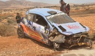 Susto en un rally en Canarias: un aparatoso accidente acaba con un coche fuera de la vía
