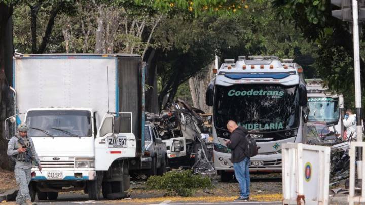 Alcalde ordena militarización de Cali tras mortal explosión de coche bomba